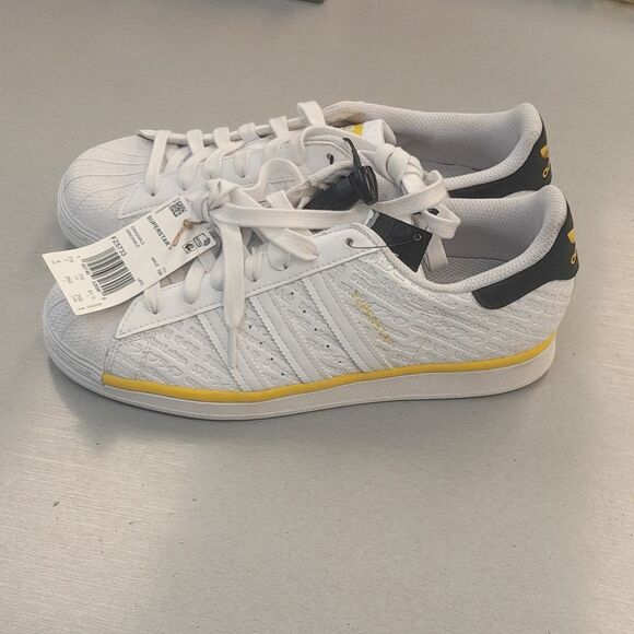 Adidas Femalle size 8 shoe - Picture 2 of 10